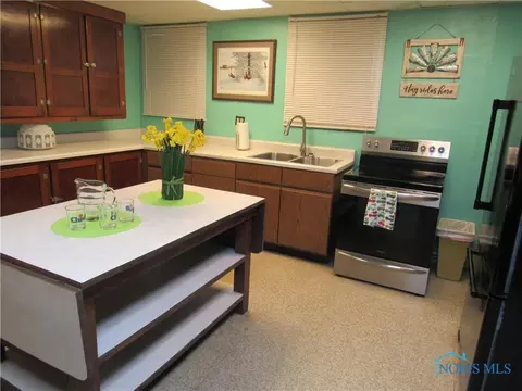Kitchen - 519 E Butler St, Bryan, OH 43506 photo 4 of 4