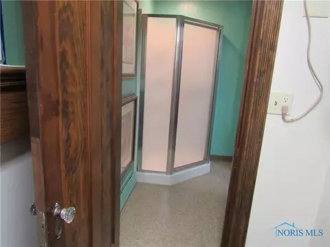 Bath - 519 E Butler St, Bryan, OH 43506 photo 2 of 3