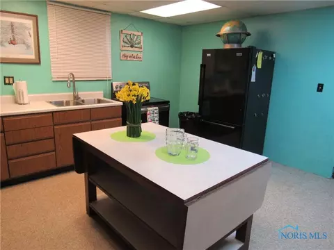 Kitchen - 519 E Butler St, Bryan, OH 43506 photo 3 of 4