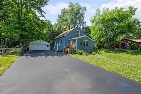 5941 Acres Rd, Sylvania, OH 43560