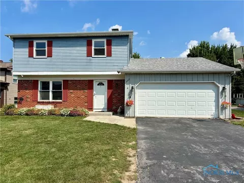 3309 Hazelton Dr, Oregon, OH 43616