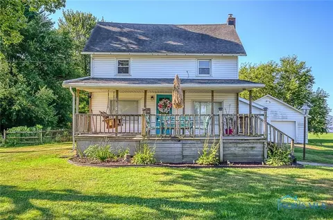 697 3rd St, Liberty Center, OH 43532