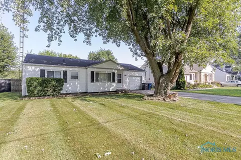 5848 Meteor Ave, Toledo, OH 43623