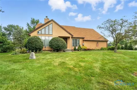 10464 Five Point Rd, Perrysburg, OH 43551