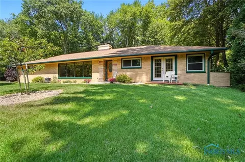9900 Monclova Rd, Monclova, OH 43542