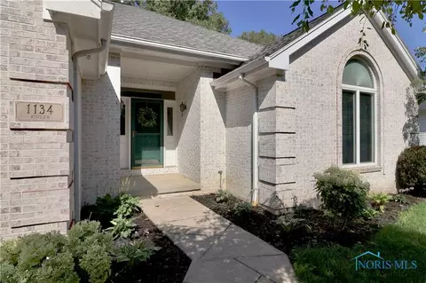 1134 Kinder Rd, Toledo, OH 43615