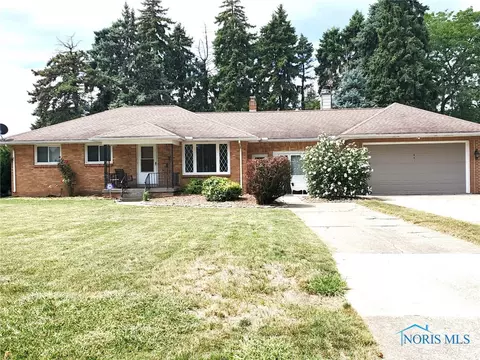 651 Reineck Dr, Toledo, OH 43605