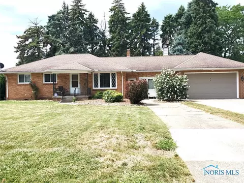 651 Reineck Dr, Toledo, OH 43605