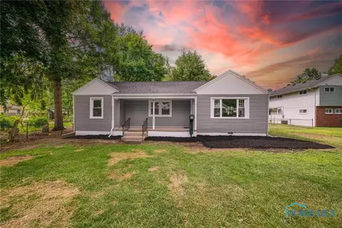 2413 Murray Dr, Toledo, OH 43613