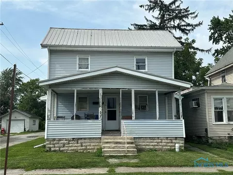 220 E High St, Fostoria, OH 44830