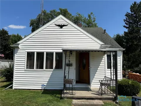 2004 Rivard Rd, Toledo, OH 43615
