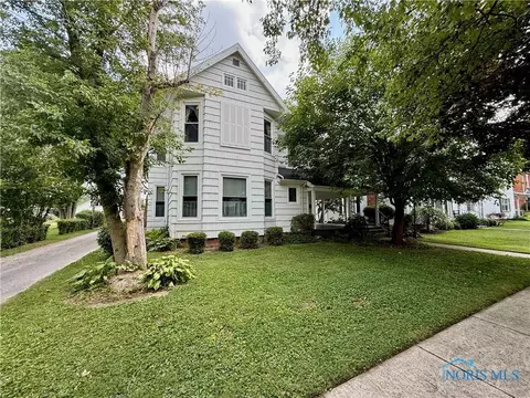 417 N 8th St, Upper Sandusky, OH 43351