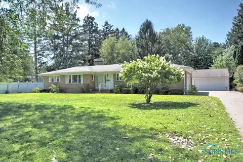 3131 Scarsborough Rd, Toledo, OH 43615