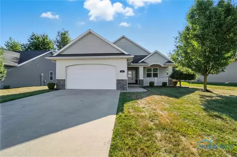 243 Thimbleberry Dr, Findlay, OH 45840