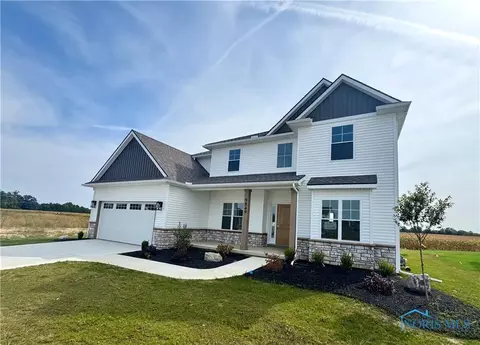 9849 Featherwood Ln, Sylvania, OH 43560