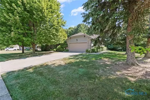 26954 Cranden Dr, Perrysburg, OH 43551