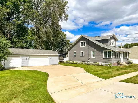 7172 Front St, Holland, OH 43528