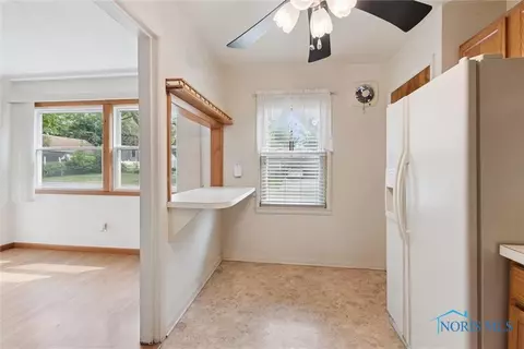 904 Mackow Dr, Toledo, OH 43607 photo 14