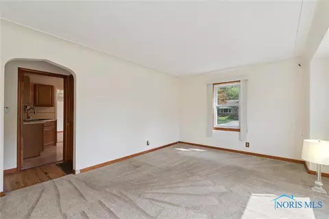 904 Mackow Dr, Toledo, OH 43607 photo 7