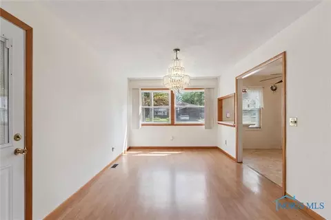 904 Mackow Dr, Toledo, OH 43607 photo 10