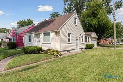 904 Mackow Dr, Toledo, OH 43607 photo 4