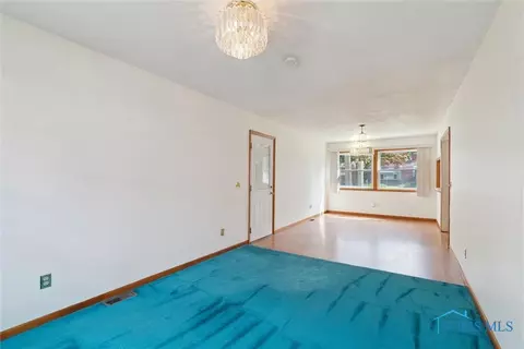 904 Mackow Dr, Toledo, OH 43607 photo 12