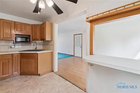 904 Mackow Dr, Toledo, OH 43607 photo 15