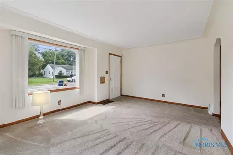 904 Mackow Dr, Toledo, OH 43607 photo 8