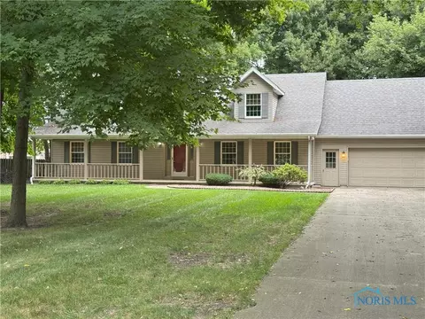 11 Meadow Ln, Delta, OH 43515