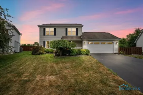 668 Little Creek Dr, Perrysburg, OH 43551