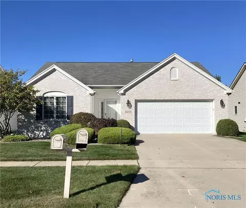 26333 Emerald Lakes Dr, Perrysburg, OH 43551