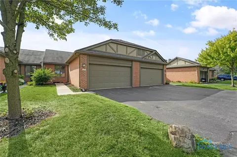 29323 Bates Rd, Perrysburg, OH 43551