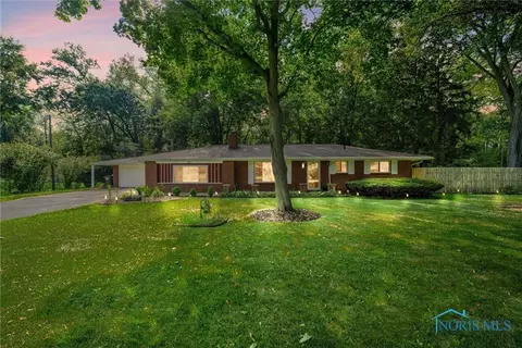 4811 Larkhaven Dr, Toledo, OH 43623