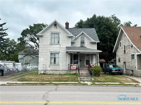 348 W South St, Fostoria, OH 44830
