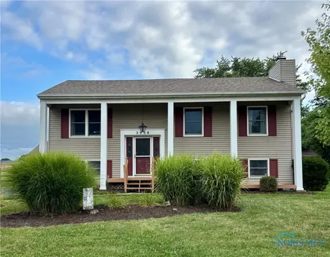 2958 Springwood St, Oregon, OH 43616