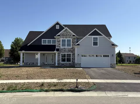 162 Barton Creek Dr, Perrysburg, OH 43551