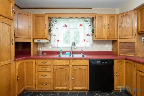 339 E Oliver St, Mccomb, OH 45858 photo 14