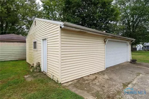 339 E Oliver St, Mccomb, OH 45858 photo 5