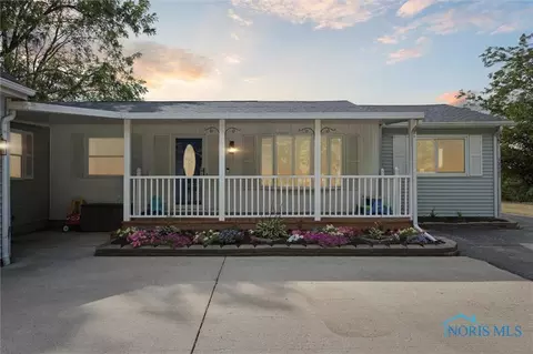 18445 Brim Rd, Bowling Green, OH 43402