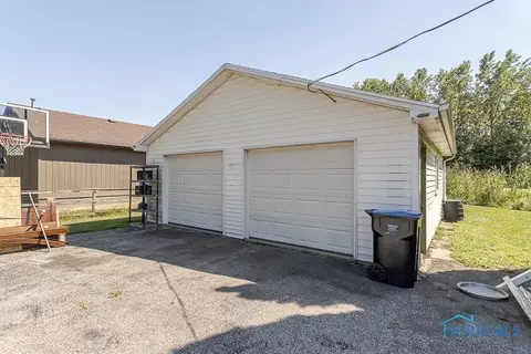 3070 Pickle Rd, Oregon, OH 43616 photo 39