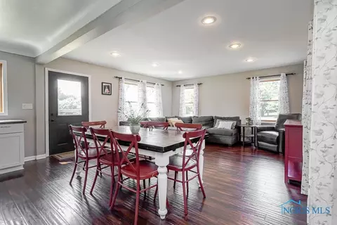 3070 Pickle Rd, Oregon, OH 43616 photo 13