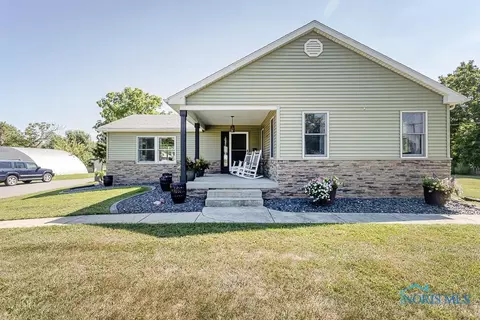 3070 Pickle Rd, Oregon, OH 43616