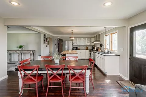 3070 Pickle Rd, Oregon, OH 43616 photo 16