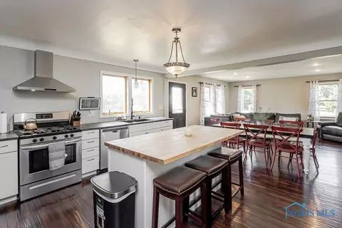 3070 Pickle Rd, Oregon, OH 43616 photo 19