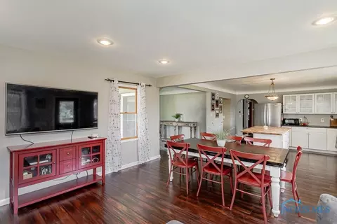 3070 Pickle Rd, Oregon, OH 43616 photo 15