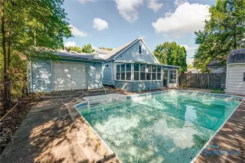705 Wright Ave, Toledo, OH 43609 photo 2