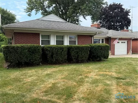 2654 Eastvale Ave, Oregon, OH 43616