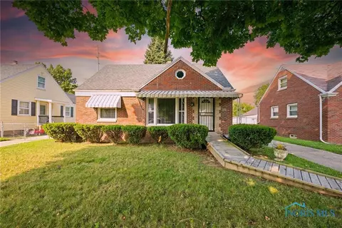 2272 Westmonte Rd, Toledo, OH 43607