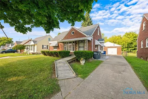 2272 Westmonte Rd, Toledo, OH 43607 photo 2