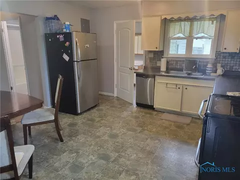 523 S Simon St, Ada, OH 45810 photo 5